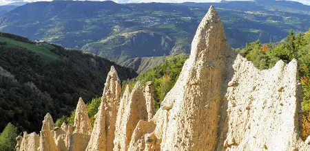 Der Pyramidenrundweg bei Steinegg