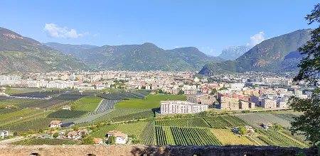 Von Girlan zum Schloss Sigmundskron