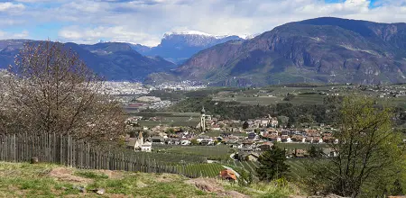 Rundwanderung bei Eppan: Gleifkirche und Kreuzstein