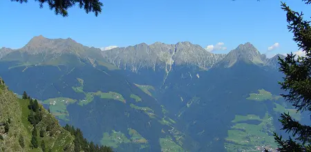 Hoch über dem äußeren Passeiertal: Obisell-Alm und -See