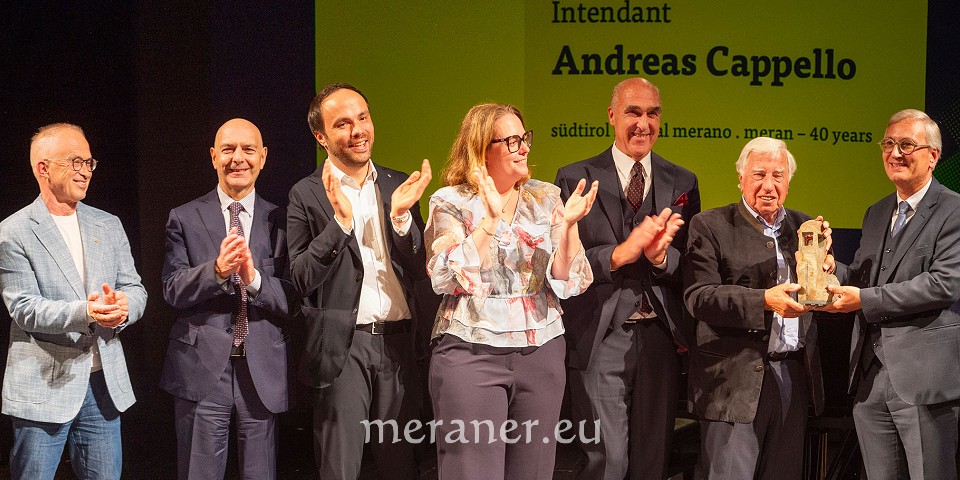 (v.l.): Wolfgang Töchterle, Nerio Zaccaria, Philipp Achammer, Barbara Hölz, Helmuth Köcher, Hermann Schnitzer und Andreas Cappello – Foto © Mediamacs KG