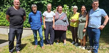 von links] Georg Hofer, Giampaolo Settimo, Elisabeth Rass, Giorgia Lazzaretto, Francesca Giabbai (Presidente uscente / scheidende Vorsitzende), Paola Nigro, Claudio Vitalini. (Assente nella foto / Im Foto abwesend: Gaia Berni).